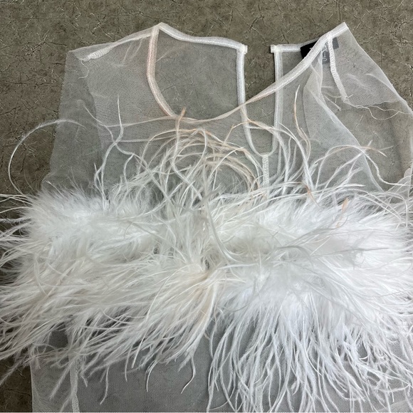 The Bar Marcel Top in White - Picture 6 of 8